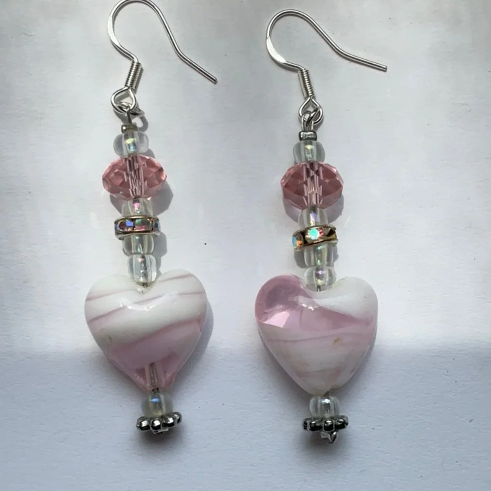 🟡Brand New SS Lampwork Glass Heart Dangling/Drop Earrings, Handmade Pink & White
